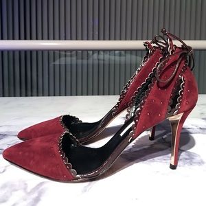 Oscar De La Renta Scalloped Suede Pump Bordeaux Wine Maroon Red Suede 37 / 7